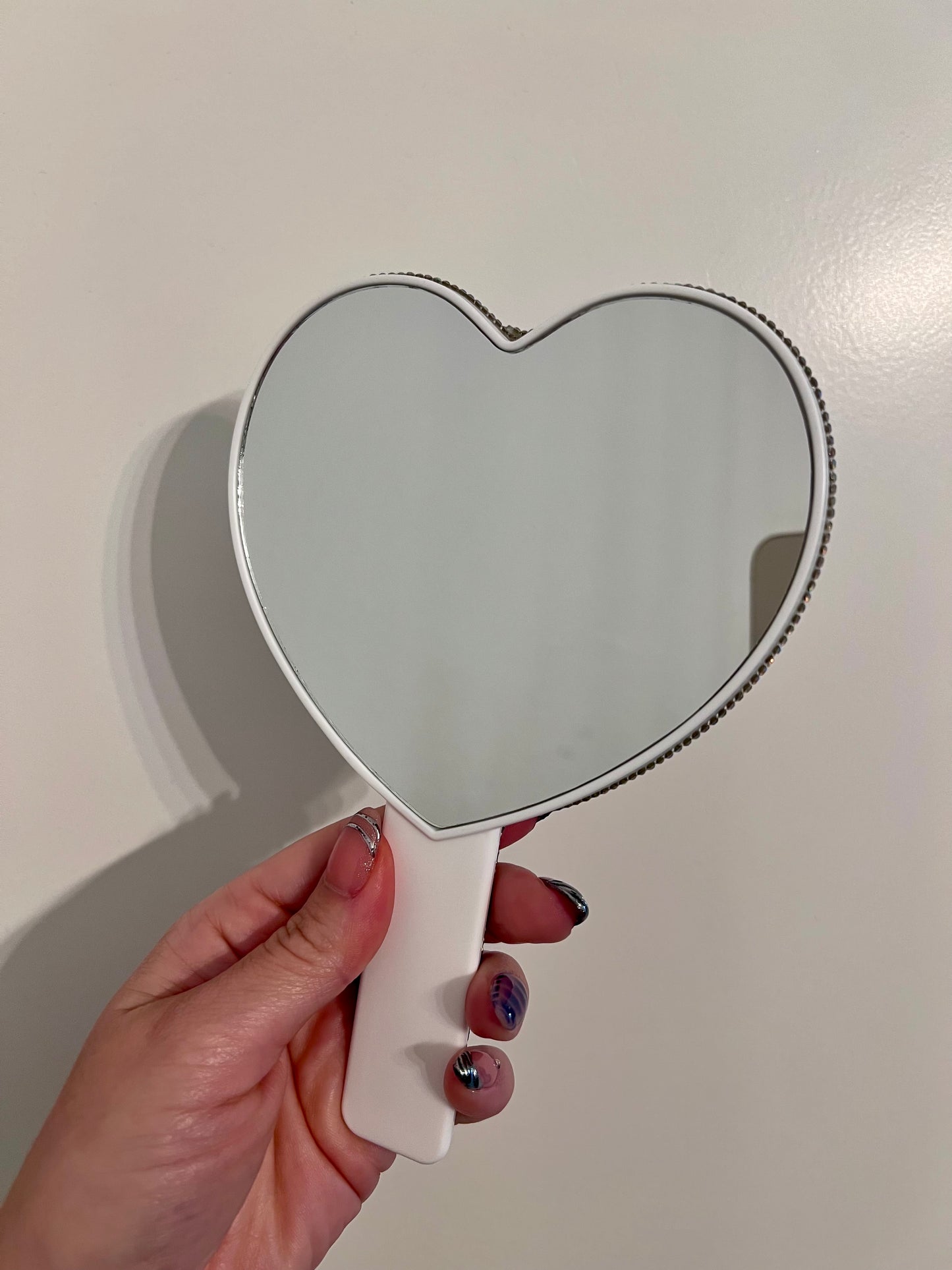 WHITE LASH MIRROR